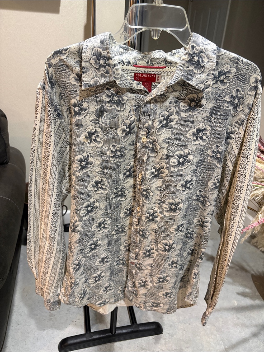 Guess Men's Floral Button-Down Shirt in Cream and Blue-Gray